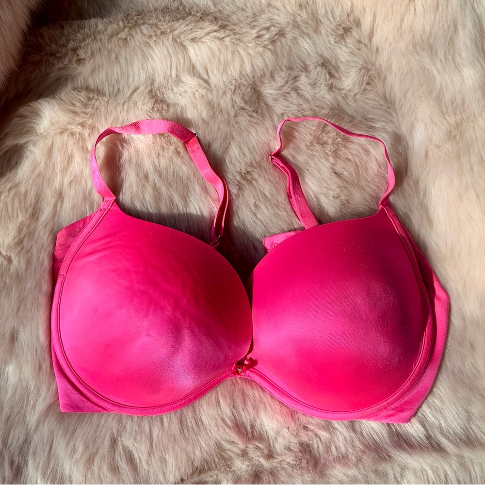 Victoria's Secret Pink Underwire Bra with Molded Cups